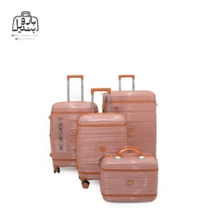 تصویر اختصاصی از چمدان چهار تکهٔ تیتان‌ پلورا در رنگ کالباسی