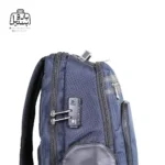 تصویر اختصاصی از نمای قفل و پهلوی کوله‌پشتی آرکتیک هانتر کد B00415 در رنگ سرمه‌ای