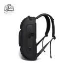 تصویر اختصاصی از نمای کناری کوله بنج کد 7216 پلاس در رنگ مشکی