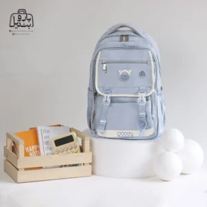 تصویر اختصاصی از نمای جلوی کوله پشتی مدرسه کریس بلا 1026 در طرح ساده در رنگ آبی