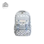 تصویر اختصاصی از نمای جلوی کوله پشتی مدرسه کریس بلا 1027 در طرح چهارخونه در رنگ آبی