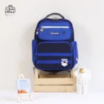 تصویر اختصاصی از نمای جلوی کوله پشتی مدرسه کریس بلا 5004 در طرح فضانورد در رنگ آبی