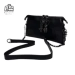 تصویر اختصاصی از نمای کناری کیف دوشی زنانه دنیز جنوا کد ۰۰۸۸ در رنگ مشکی