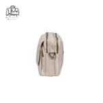 تصویر اختصاصی از نمای کناری کیف دوشی زنانه موجیتو کد 7615 در رنگ کرمی