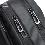 تصویر اختصاصی از زیپ بادی‌ بگ (کراس بادی) بنج کد ۲۲۰۰۲ در رنگ مشکی