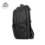 تصویر اختصاصی از نمای کناری کوله‌پشتی بنلتون کد ۱۰۰ در رنگ مشکی