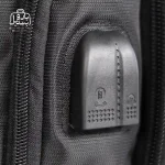 تصویر اختصاصی از پورت usb کوله‌پشتی بنلتون کد ۱۰۱ در رنگ مشکی