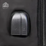 تصویر اختصاصی از نمای پورت USB کوله‌پشتی کمل کد k81 در رنگ مشکی