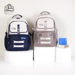 تصویر اختصاصی از نمای جلوی کوله پشتی مدرسه لاتین شیپ ۲۱۰۱ در رنگ شکلاتی سرمه‌ای