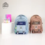 تصویر اختصاصی از نمای جلوی کوله پشتی مدرسه یونیک ۱۰۱۱ در رنگ صورتی چرک آبی