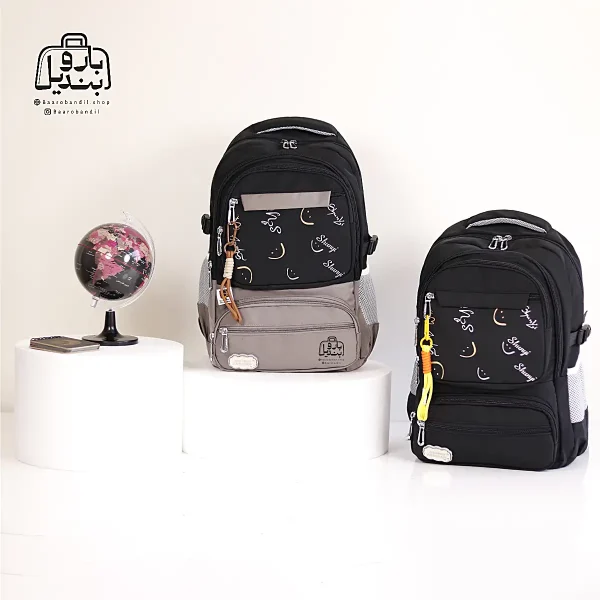 تصویر اختصاصی از نمای جلوی کوله پشتی مدرسه یونیک ۱۰۳۳ در رنگ مشکی نسکافه‌ای مشکی