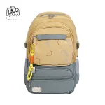 تصویر اختصاصی از نمای جلوی کوله پشتی مدرسه یونیک ۱۰۳۳ در رنگ خردلی