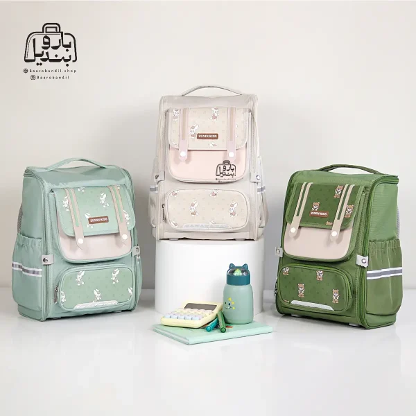 تصویر اختصاصی از نمای جلوی کوله پشتی مدرسه زاندی ۱۱۷۸ در رنگ سبز پاستیلی کرم سبز