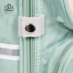 تصویر اختصاصی از جزئیات کوله پشتی مدرسه زاندی ۱۱۷۸ در رنگ سبز پاستیلی