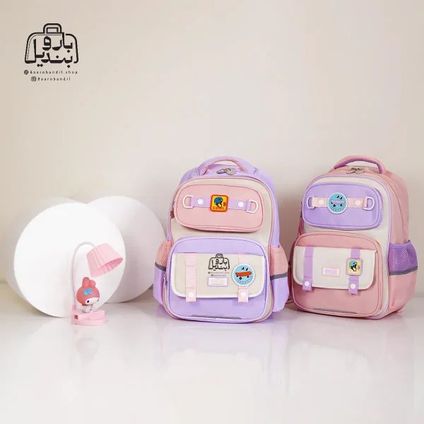 تصویر اختصاصی از نمای جلوی کوله پشتی مدرسه زاندی ۱۲۲۶ در رنگ یاسی صورتی