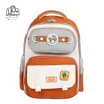 تصویر اختصاصی از نمای جلوی کوله پشتی مدرسه زاندی ۱۲۲۶ در رنگ نارنجی