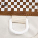 تصویر اختصاصی از جزئیات کوله پشتی مدرسه زاندی ۱۲۲۷ در رنگ شکلاتی