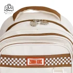 تصویر اختصاصی از دستهٔ کوله پشتی مدرسه زاندی ۱۲۲۷ در رنگ شکلاتی