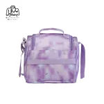 تصویر اختصاصی از نمای پشتی کوله پشتی مدرسه هونکا ۲۶۱۸ طرح کرومی در رنگ یاسی همراه با ظرف غذا