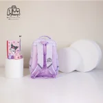 تصویر اختصاصی از نمای پشتی کوله پشتی مدرسه هونکا ۲۶۱۹ طرح کرومی در رنگ یاسی