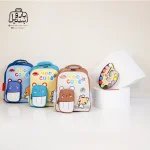 تصویر اختصاصی از نمای جلوی کوله پشتی مهد کودکی you cute کد ۳۴۱۸ در رنگ زرد آبی شکلاتی آبی