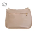 تصویر اختصاصی از نمای پشتی کیف زنانه دوشی بوبو کد ۹۸۰۵ در رنگ کرم