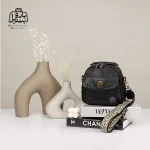 تصویر اختصاصی از نمای جلوی کیف دوشی زنانه موجیتو کد 7603 در رنگ مشکی