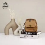 تصویر اختصاصی از نمای جلوی کیف دوشی زنانه موجیتو کد 7603 در رنگ قهوه‌ای