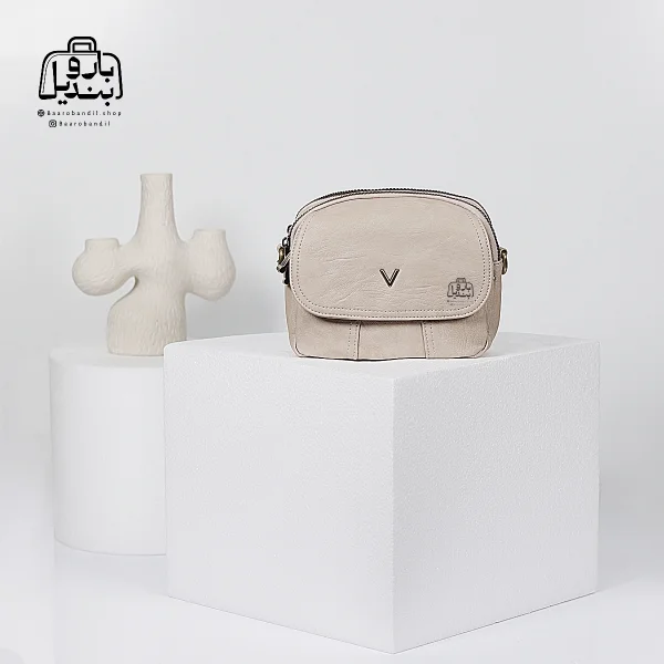 تصویر اختصاصی از نمای جلوی کیف دوشی زنانه موجیتو کد 7615 در رنگ کرمی