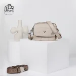 تصویر اختصاصی از نمای جلوی کیف دوشی زنانه موجیتو کد 7615 در رنگ کرمی