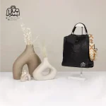 تصویر اختصاصی از نمای جلوی کیف دوشی زنانه موجیتو کد 7660 در رنگ مشکی