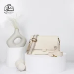 تصویر اختصاصی از نمای جلوی کیف دوشی زنانه موجیتو کد 88119 در رنگ سفید