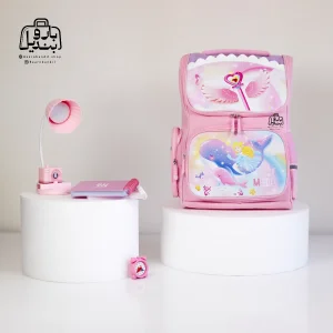 تصویر اختصاصی از نمای جلوی کوله پشتی مدرسه دلفین سایز بزرگ در رنگ صورتی