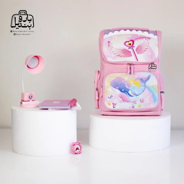 تصویر اختصاصی از نمای جلوی کوله پشتی مدرسه دلفین سایز بزرگ در رنگ صورتی