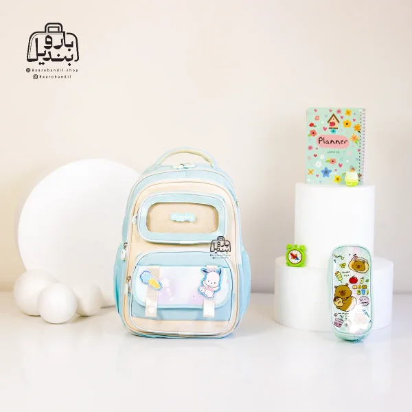 تصویر اختصاصی از نمای جلوی کوله پشتی مدرسه هپی بیبی کد ۱۳۰۵ در رنگ سبز پاستیلی