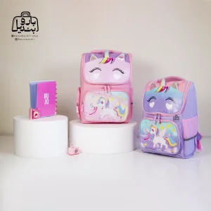 تصویر اختصاصی از نمای جلوی کوله‌پشتی مدرسه یونیکورن 1019 سایز بزرگ در رنگ صورتی و بنفش