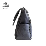 تصویر اختصاصی از نمای کناری کیف دوشی زنانه دنیز جنوا کد ۰۰۱۱۱ در رنگ مشکی