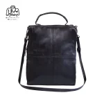 تصویر اختصاصی از نمای جلوی کیف دوشی زنانه دنیز جنوا کد ۰۰۲۳ همراه با بند در رنگ مشکی