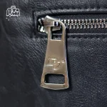 تصویر اختصاصی از زیپ کیف دوشی زنانه دنیز جنوا کد ۰۰۲۳ در رنگ مشکی