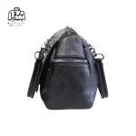 تصویر اختصاصی از نمای کناری کیف دوشی زنانه دنیز جنوا کد ۰۰۴۱ در رنگ مشکی