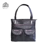 تصویر اختصاصی از نمای جلوی کیف زنانه دنیز جنوا کد ۰۰۷۹ همراه با دستهٔ در رنگ مشکی