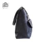 تصویر اختصاصی از نمای کناری کیف زنانه دنیز جنوا کد ۰۰۷۹ در رنگ مشکی