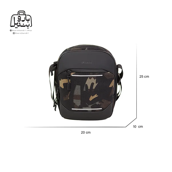 تصویر اختصاصی از نمای جلوی کیف دوشی leastat کد 2021 در رنگ چریکی همراه با سایزبندی