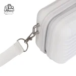 تصویر اختصاصی از جزئیات کیف پاسپورتی چمدان ریکاردو در رنگ سفید