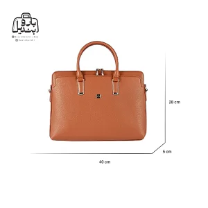تصویر اختصاصی از نمای جلوی کیف دستی اداری حاصل ۲۰-۱۶۸ در رنگ عسلی همراه با سایزبندی