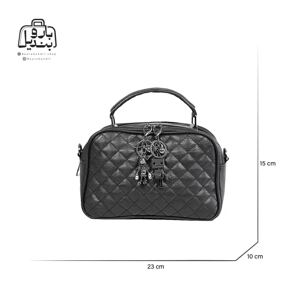 تصویر اختصاصی از نمای جلوی کیف زنانه دنیز جنوا کد ۰۰۸۴ در رنگ مشکی همراه با سایزبندی