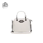 تصویر اختصاصی از نمای جلوی کیف زنانه دنیز جنوا کد ۰۰۹۴ در رنگ سفید همراه با بند