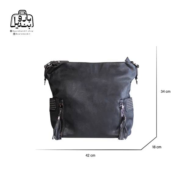 تصویر اختصاصی از نمای جلوی کیف زنانه دوشی هیدا کد ۸۱۸۶ در رنگ مشکی همراه با سایزبندی