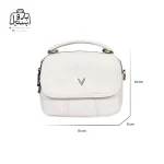 تصویر اختصاصی از نمای جلوی کیف دوشی زنانه موجیتو کد 7616 در رنگ سفید همراه با سایزبندی