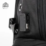 تصویر اختصاصی از پورت usb کوله‌پشتی بنج کد ۱۹۰۱ در رنگ مشکی